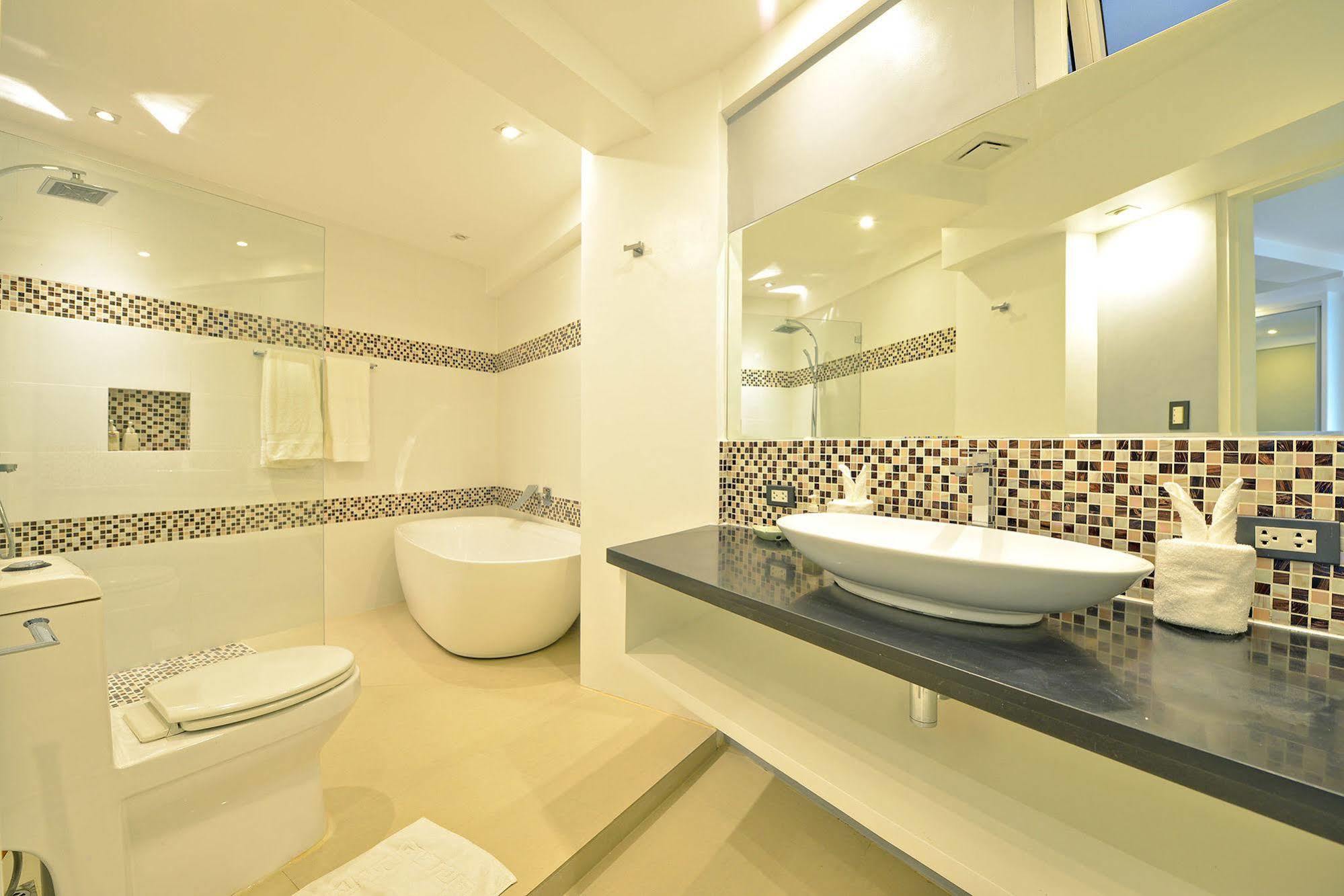 Boracay Karuna Luxury Suites Balabag  Экстерьер фото
